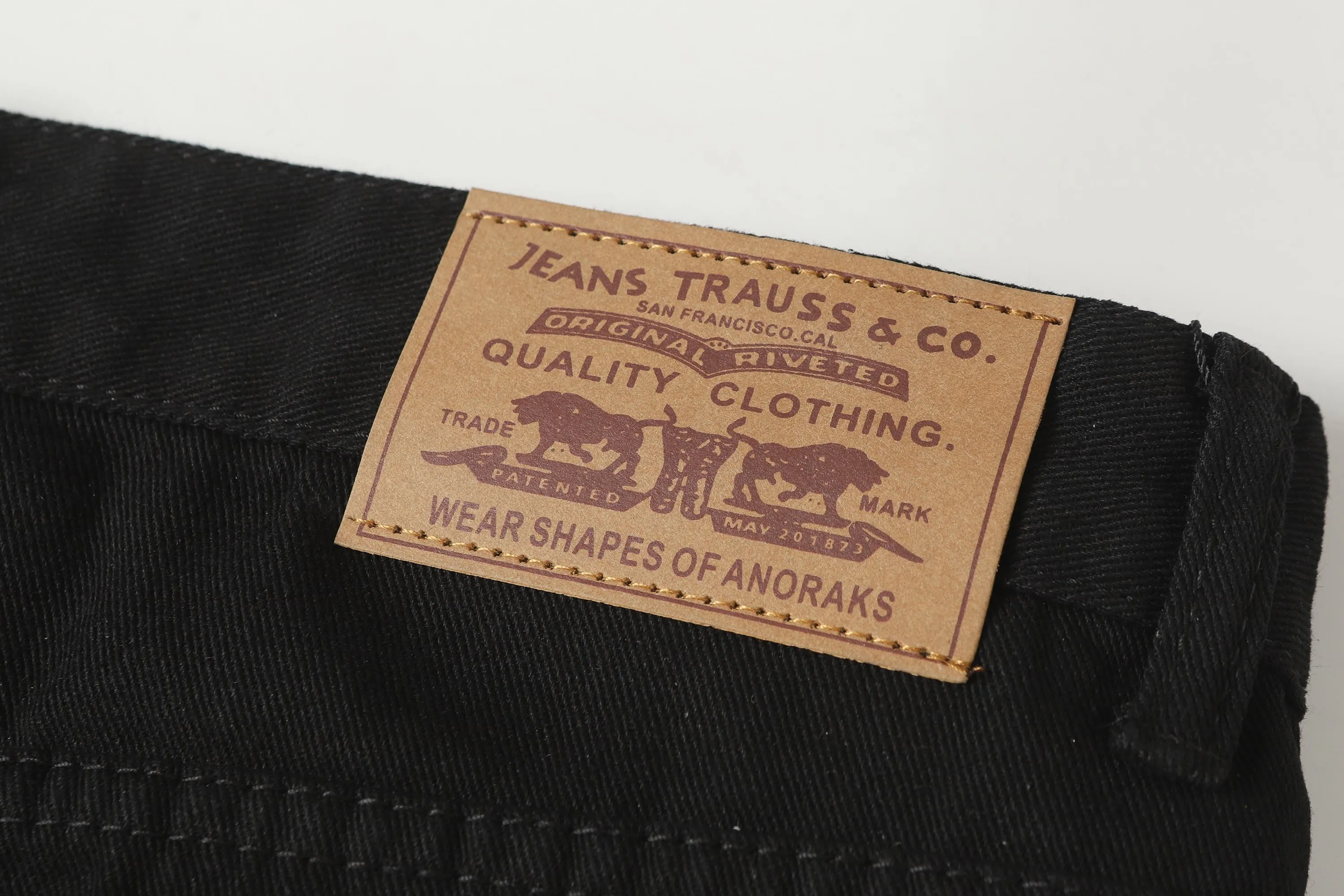 P280 -Chrome Hearts/Chrome Hearts 25ss classic colored leather cross washed color fabric unisex denim trousers -Vibe style straight stacked god-level version -Carbon fine bias denim color fabric -Old vintage complete set of hardware - Chrome Hearts high version uses high-ounce custom fabrics, fermentation washing and soft color fixation, soft and thick to wear. The details are all made by hand-polished craftsmanship. All-over jacquard fabrics. Unique design style. Create a full retro feel through multiple processes Niche unique non-contrasting shirt. Customized distressed spray-painted buttons. Craftsmanship in every detail. Color: Picture color. Size: 28-36.